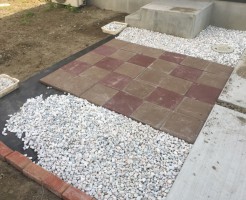 砂利敷き詰め後