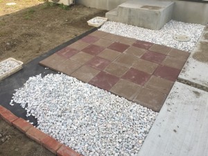 砂利敷き詰め後